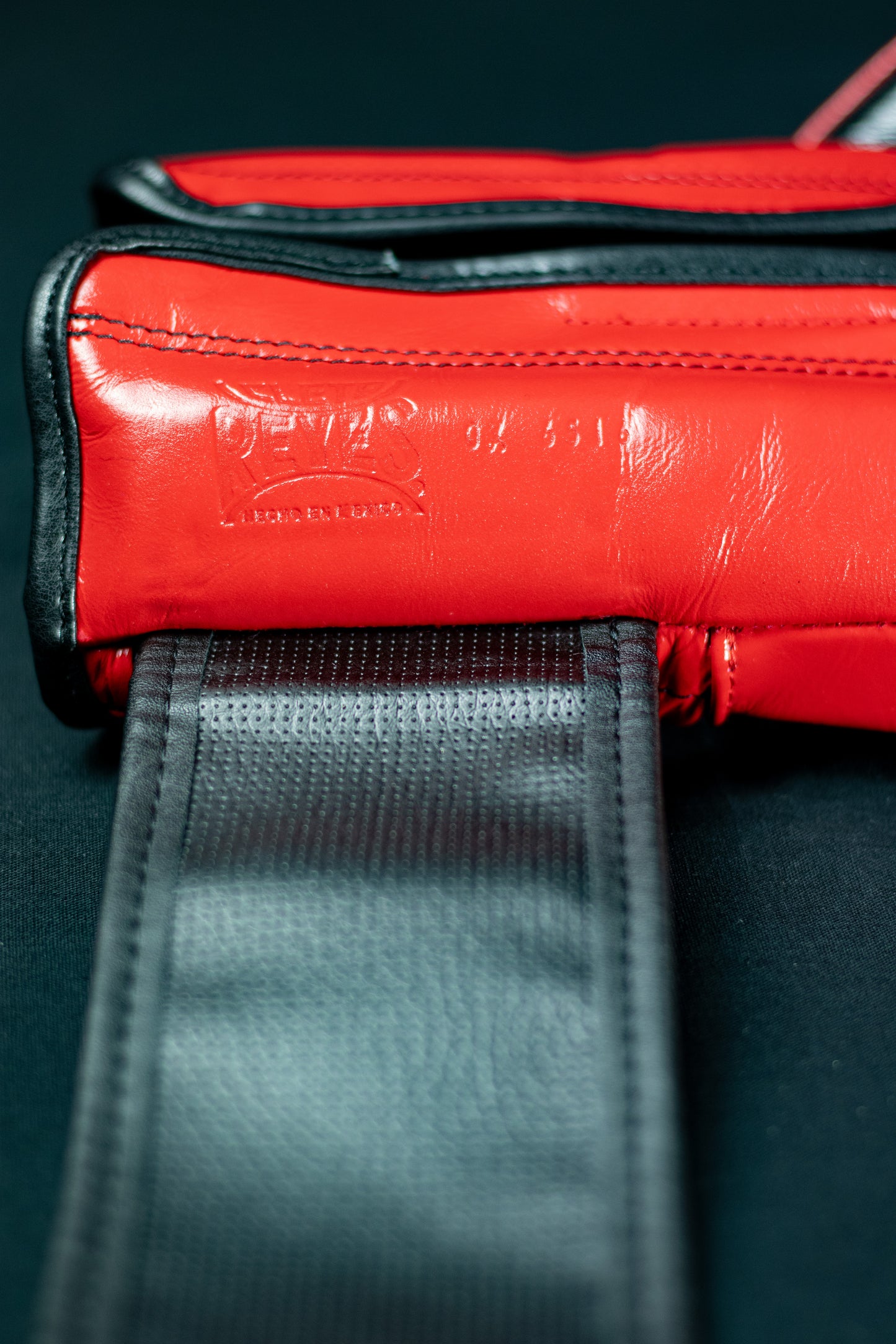 Gants d'entrainement CLETO REYES "REDESIGN" 100% cuir / rouge